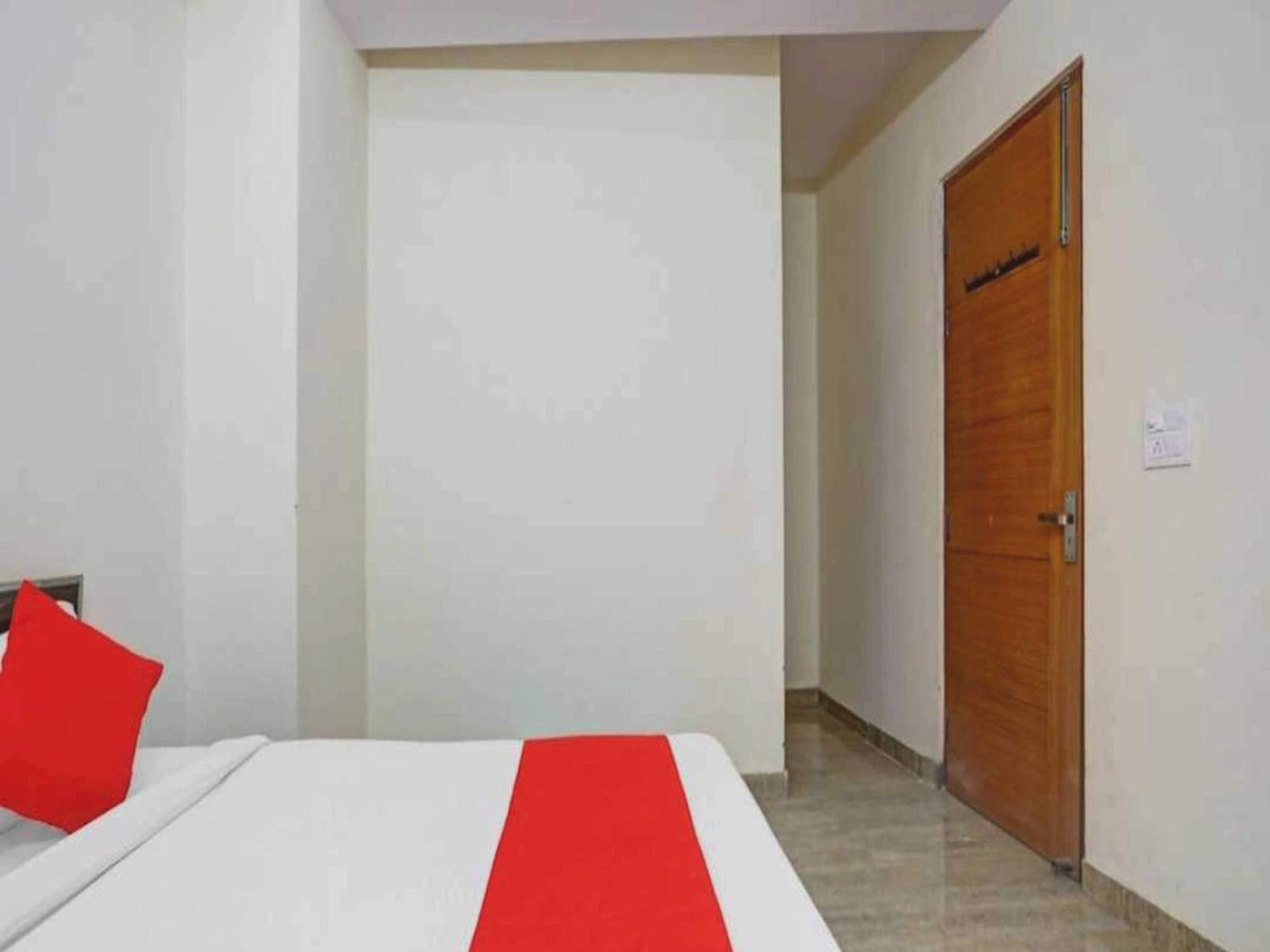 Hotel Sky Bird Bhauli Exterior foto