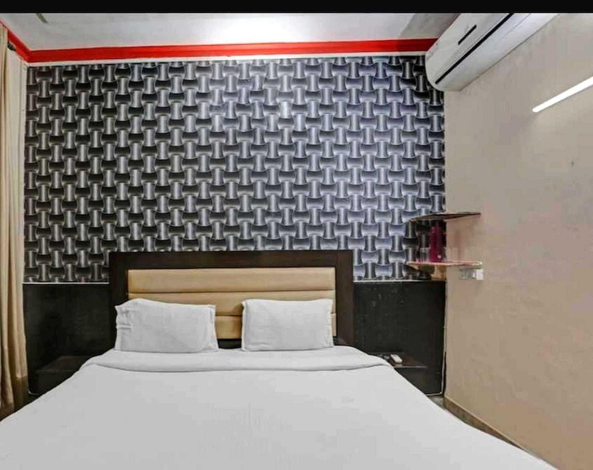 Hotel Sky Bird Bhauli Exterior foto