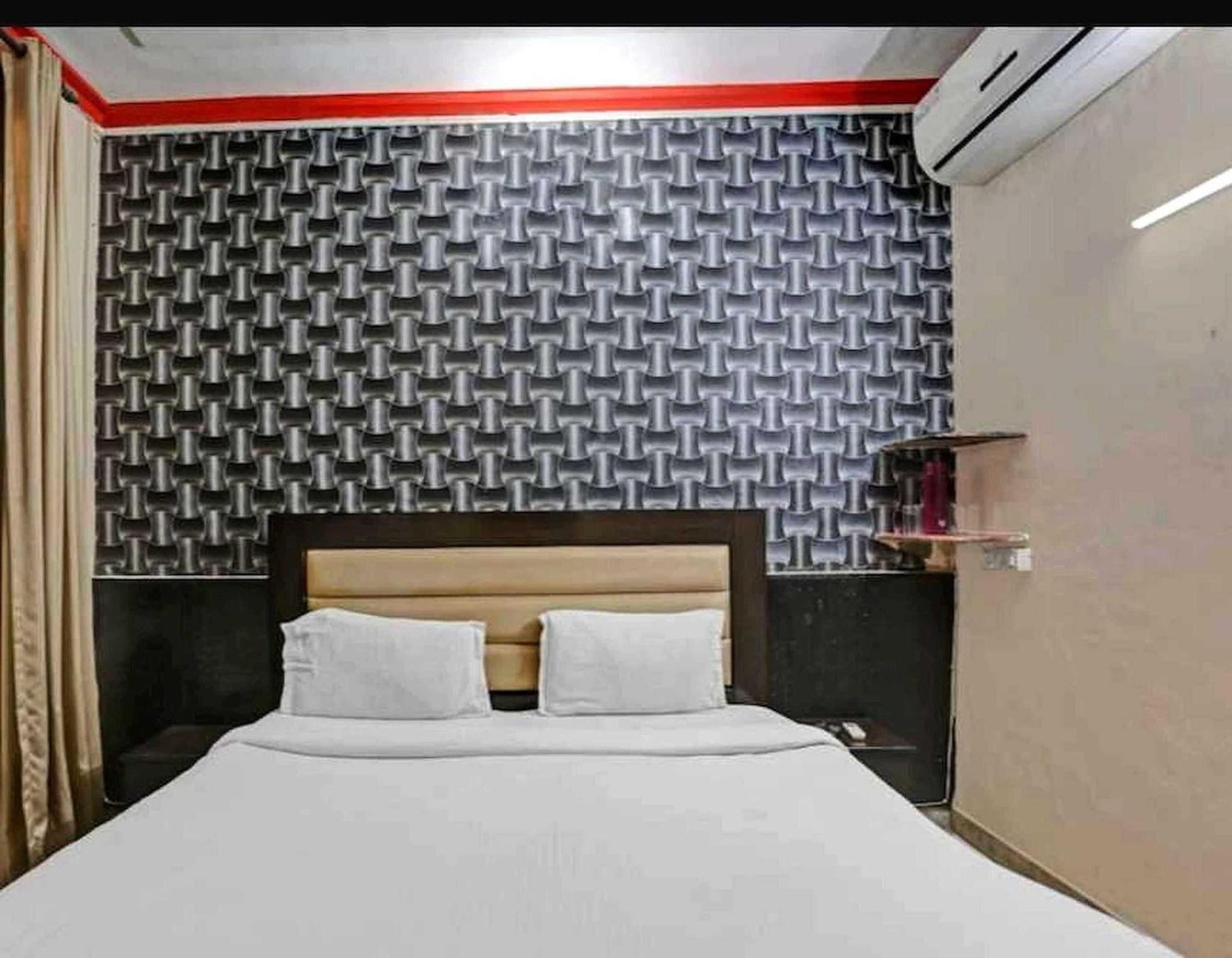 Hotel Sky Bird Bhauli Exterior foto