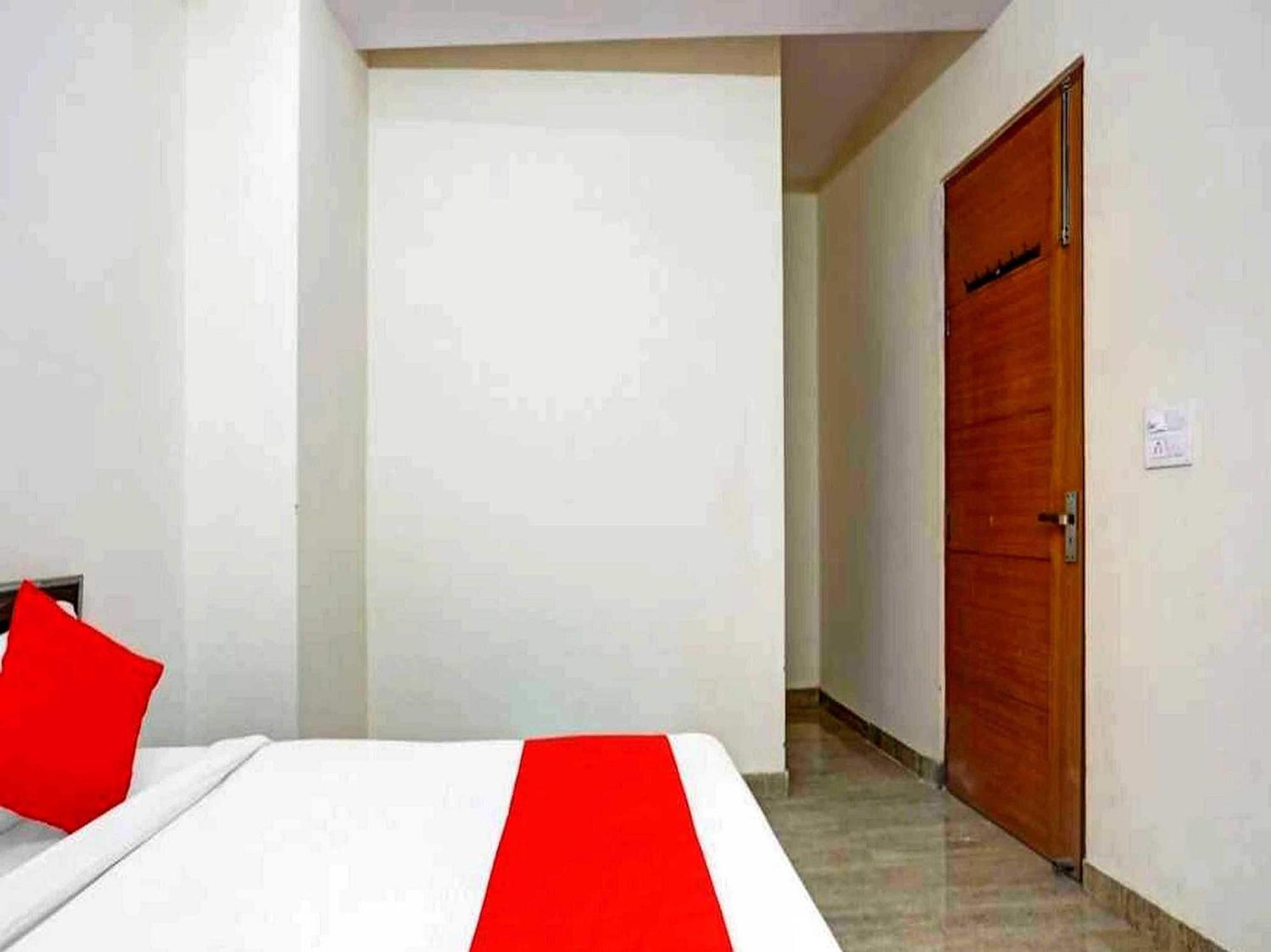 Hotel Sky Bird Bhauli Exterior foto